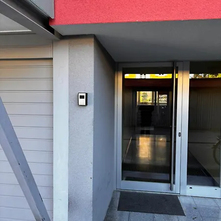 Ruhiges Mit Dachterrasse In *