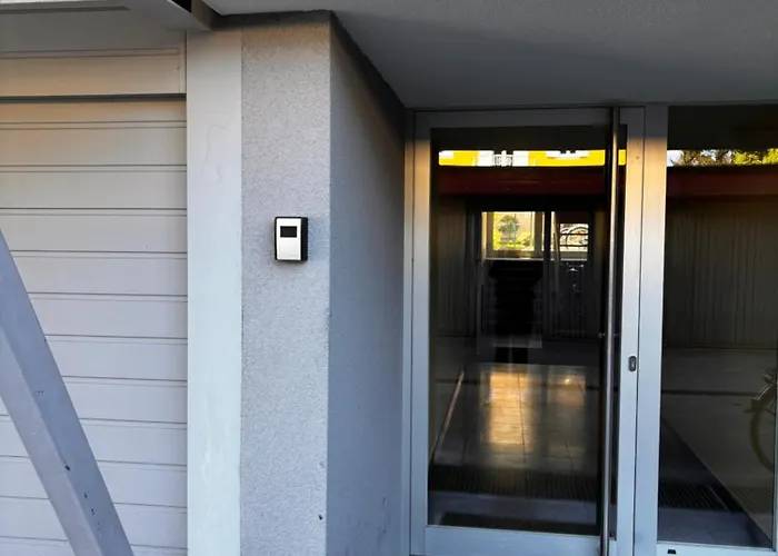 Ruhiges Mit Dachterrasse In *