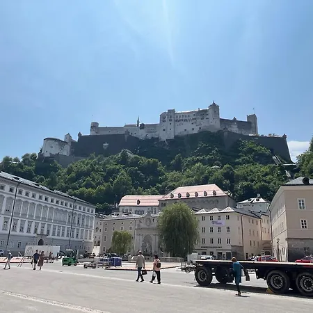 Ruhiges Mit Dachterrasse In * Salzburg