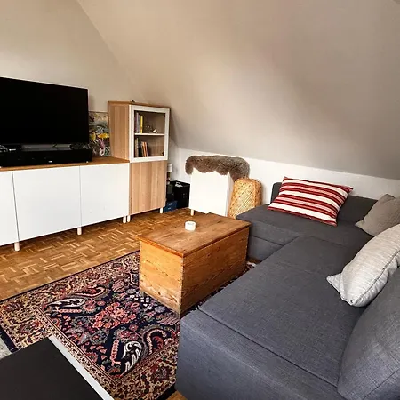 Ruhiges Mit Dachterrasse In