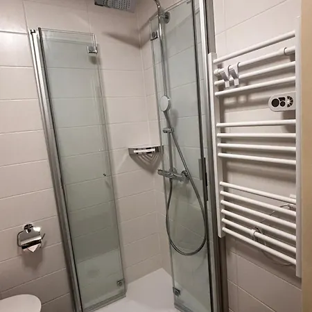 Ruhiges Mit Dachterrasse In * Salzburg